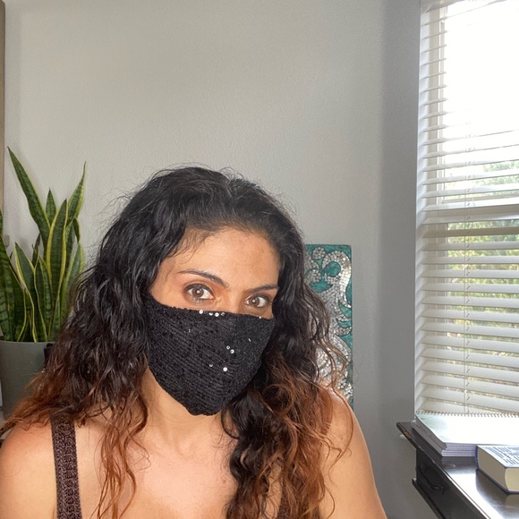 Black Sequin Mask - Picture 9 of 15